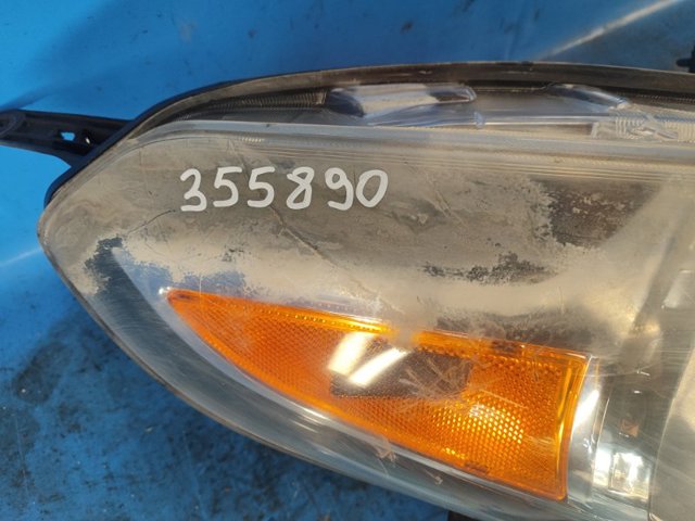 NISSAN 260109KK0A Правая фара в наличии Полтава