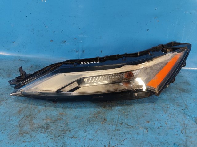 Ходовые огни, левый 261256RR0A NISSAN