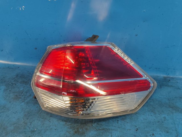Задний правый внешний фонарь 265504BA0A NISSAN