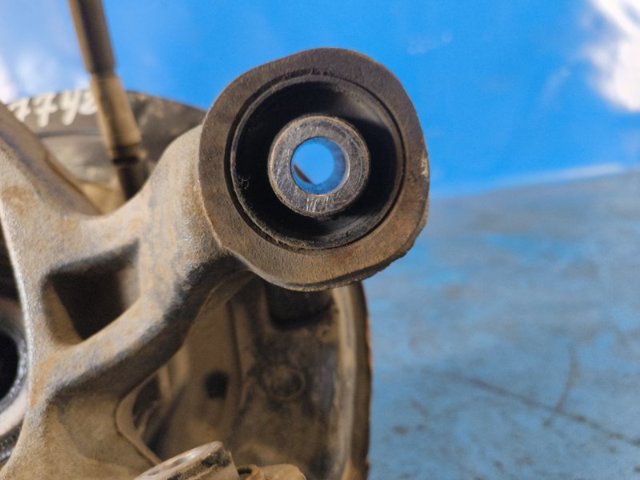 28411AJ01A SUBARU Цапфа задняя левая купить в Винница