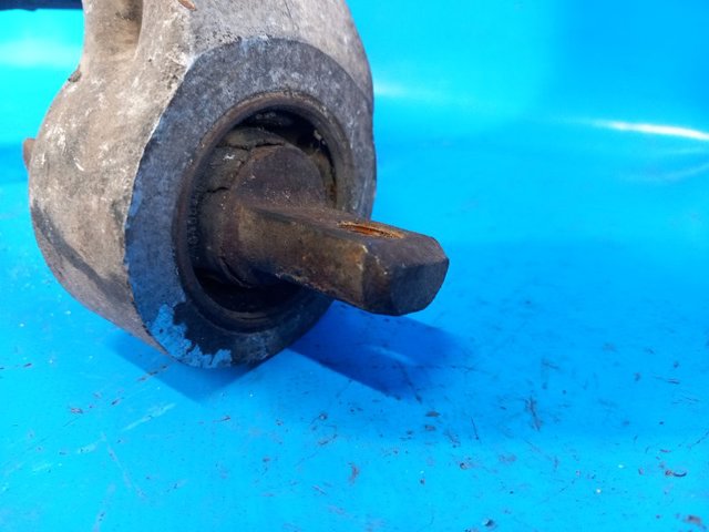 VOLVO 30635231 Рычаг передней подвески нижний левый в наличии Полтава