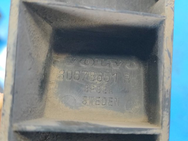 30678651 VOLVO Кронштейн бампера заднего правый купить в Николаев