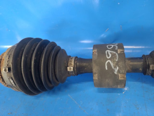 VOLVO 30735152 Полуось (привод) передняя левая в наличии Полтава
