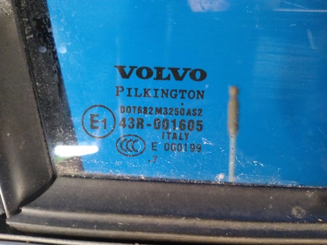 30779415 VOLVO Стекло двери передней правой купить в Винница