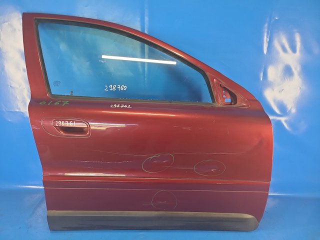 Пассажирская передняя дверь 30796487 VOLVO