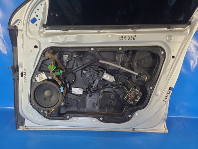 Мотор стеклоподъемника двери передней, правой 31253062 VOLVO