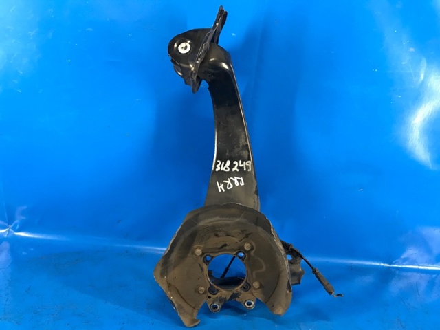Рычаг/тяга задней подвески продольный нижний, правый 33308842878 BMW