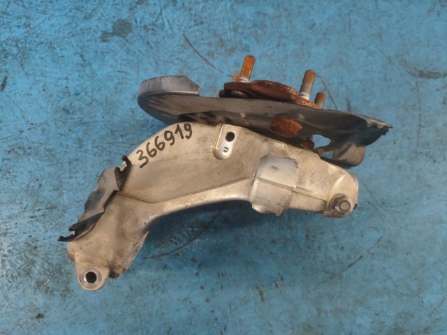 NISSAN 400146RA0A Цапфа передняя правая в наличии Ужгород