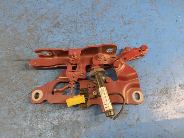 BMW 41007270884 Петля капота правая в наличии Ужгород
