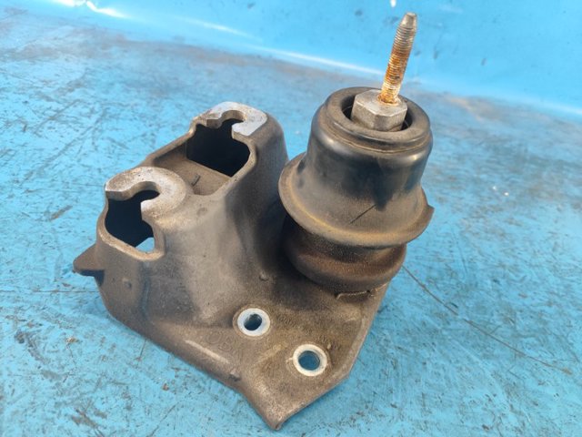 41032AJ050 SUBARU Кронштейн подушки (опоры) двигателя правой купить в Чернигов