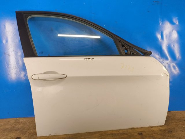 Пассажирская передняя дверь 41515A2A386 BMW