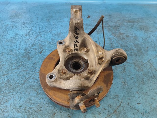 Цапфа передняя правая 4320147030 TOYOTA