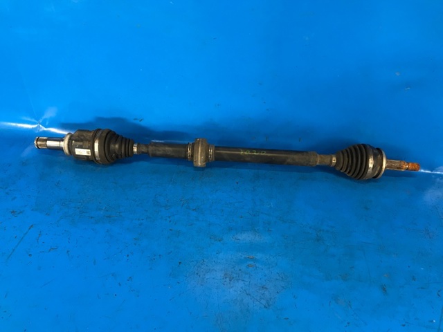 Привод правый 4341047030 TOYOTA