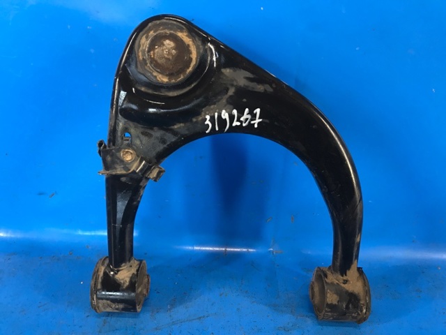 Рычаг передней подвески верхний, левый 486300C010 TOYOTA