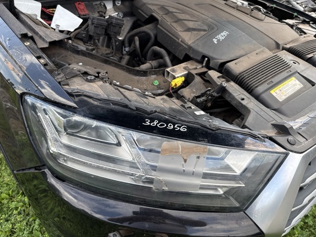 Фара основная правая Audi Q7