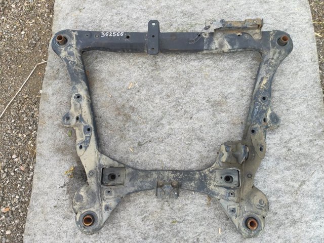 Балка передней подвески 511000E010 TOYOTA