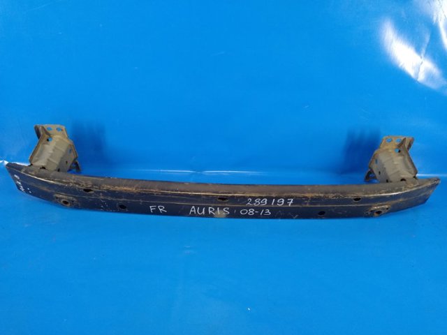 Балка бампера переднего 5202102120 TOYOTA