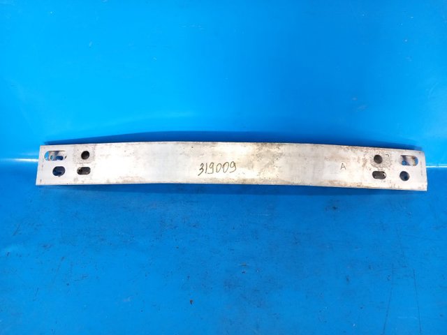 Швеллер переднего бампера Тойота Приус