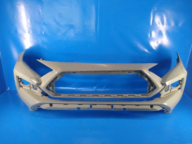 Передний бампер 521190R921 TOYOTA