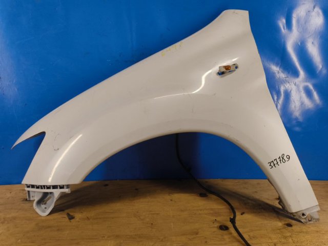 Крыло левое 5220F465 MITSUBISHI