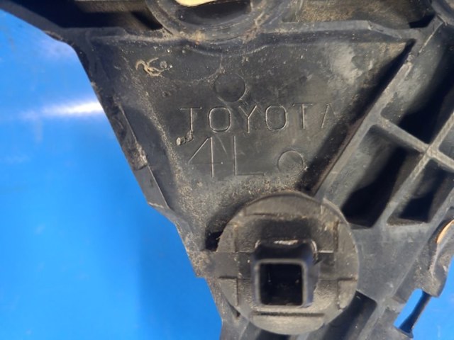 TOYOTA 5257606030 Направляющая заднего бампера левая в наличии Хмельницкий