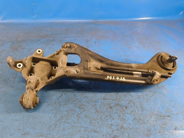 Цапфа поворотная левая 527104R010 HYUNDAI