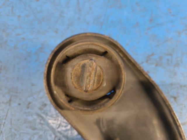 527204R010 HYUNDAI Цапфа задняя правая купить в Черновцы
