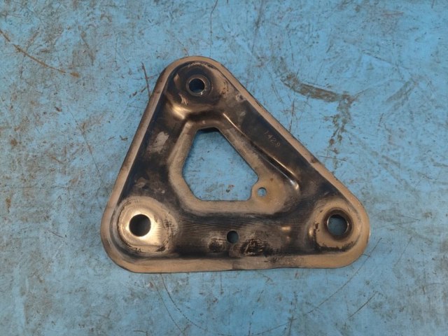 Кронштейн передней балки 544C46RA0B NISSAN