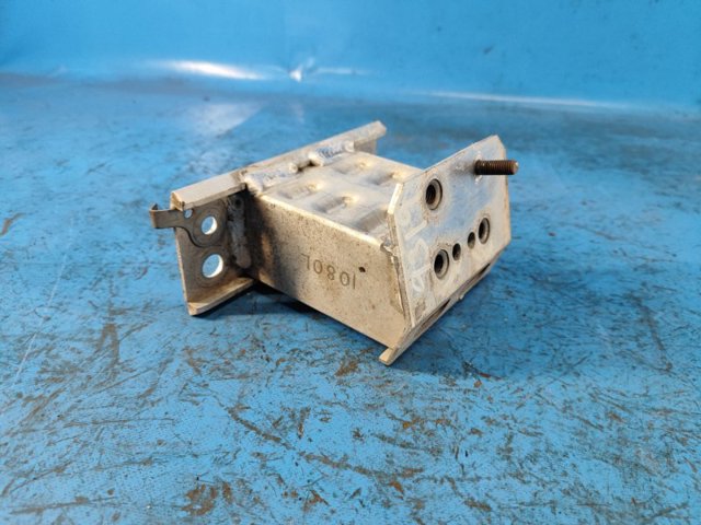 5701476010 TOYOTA Кронштейн усилителя переднего бампера купить в Днепр