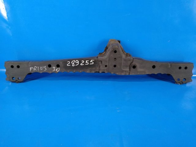 Балка под радиатор нижняя 5710447020 TOYOTA