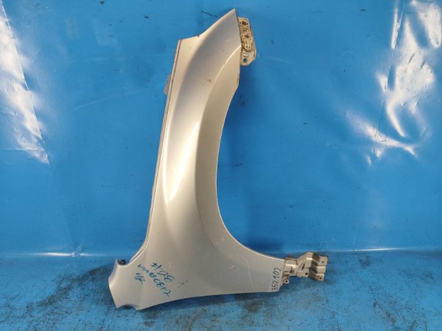 Правое крыло 5761065J10 SUZUKI