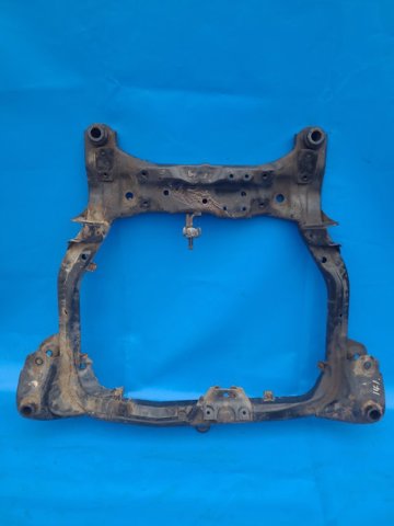 Поперечина передней подвески 624051H021 HYUNDAI