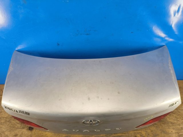 TOYOTA 64401AC050 Крышка багажника в наличии Львов
