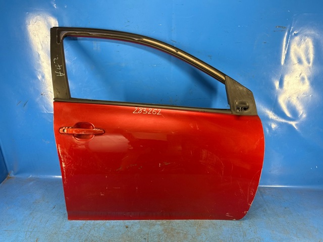 Пассажирская передняя дверь 6700102340 TOYOTA