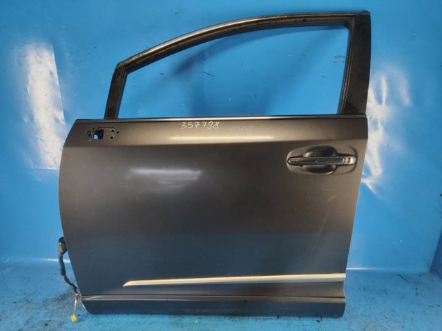 Водительская дверь 670020T020 TOYOTA
