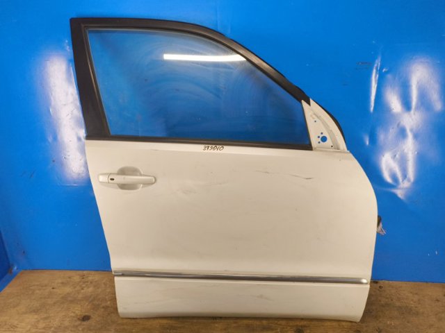 Пассажирская передняя дверь 6800165842 SUZUKI