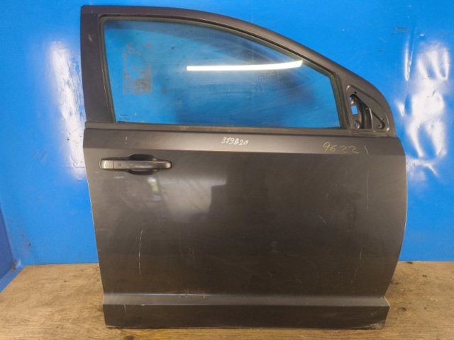 Пассажирская передняя дверь 68067470AD CHRYSLER