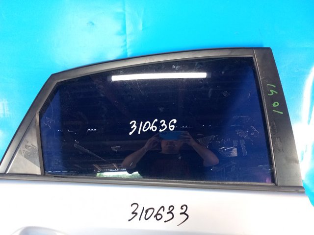 Окно задней двери 6810347051 TOYOTA