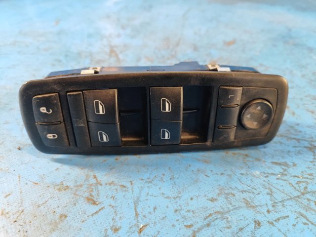 Кнопки переднего левого стекло подъёмника 68110871AA CHRYSLER