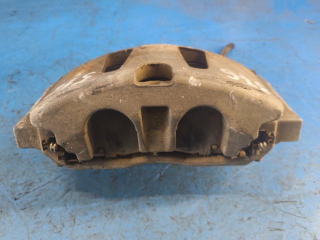 Суппорт тормозной, передний, левый 68144161AA CHRYSLER