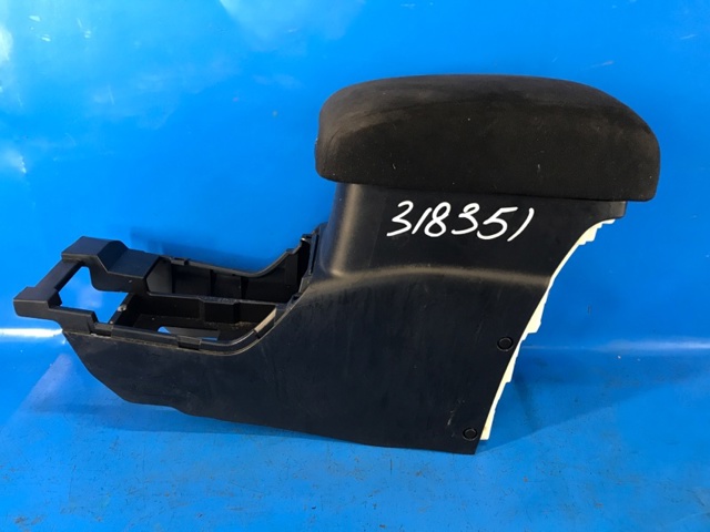 Подлокотник переднего сиденья 8011A085XA MITSUBISHI