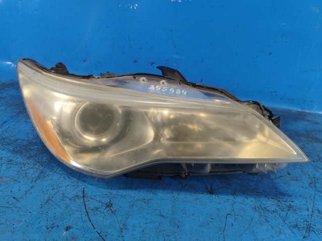 Вставка фары правой 8111006D90 TOYOTA