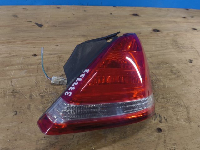 81550AC090 TOYOTA Фонарь задний правый внешний купить в Полтава
