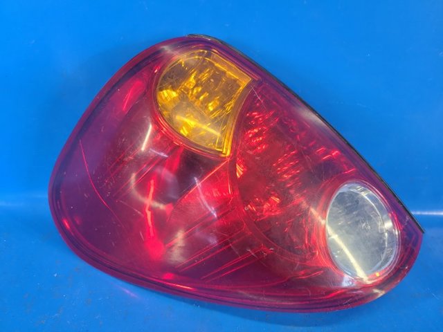Задняя левая фара 8330A009 MITSUBISHI