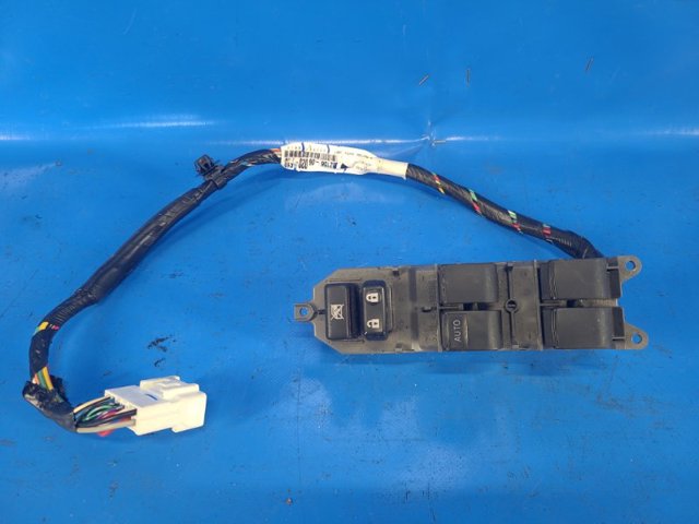 8482006061 TOYOTA Кнопочный блок управления стеклоподъемником центральной консоли купить в Киев