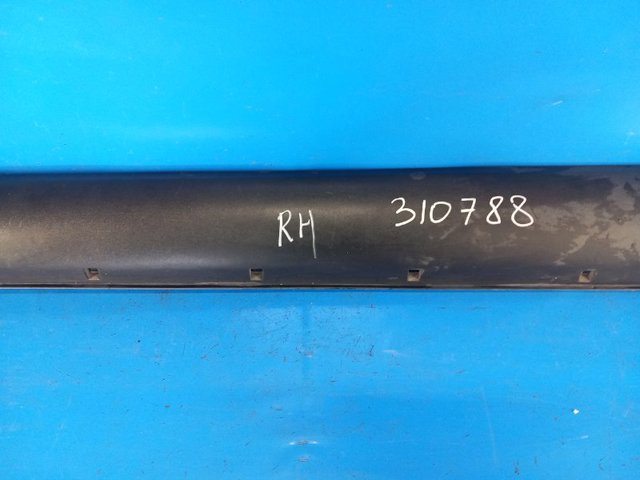HYUNDAI 87752B2000 Накладка (молдинг) порога наружная правая в наличии Полтава
