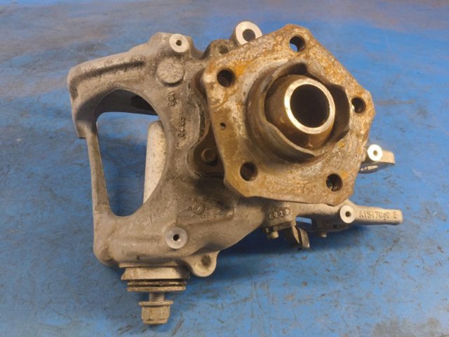 Цапфа поворотного кулака 8R0505435C VAG