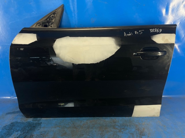 Водительская дверь 8T8831051C VAG