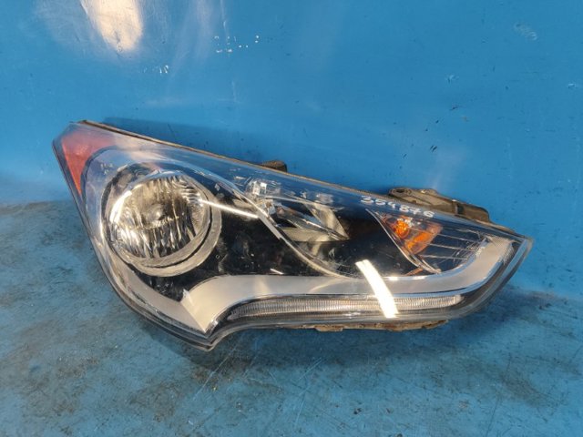 921022V000 HYUNDAI Правая фара купить в Черновцы