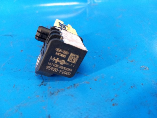 HYUNDAI 95920F2000 Датчик удара в наличии Одесса
